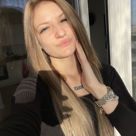 Ema die Königin des AV