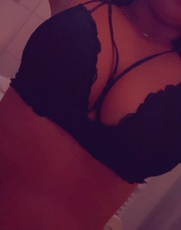 Aaliyah, Hamm