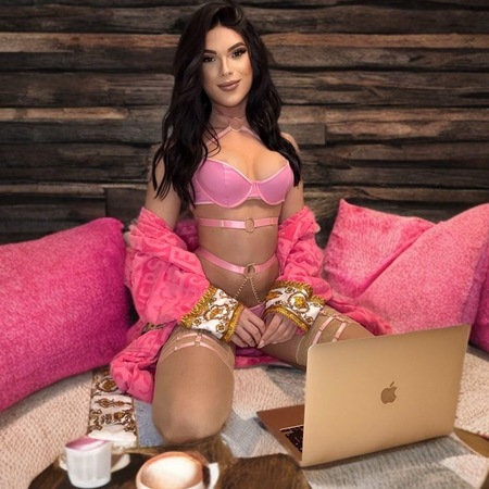 Allycia Party Queen