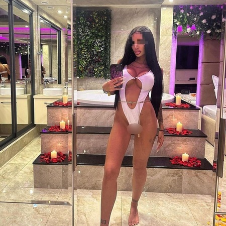 Julia Party Frau, Stuttgart