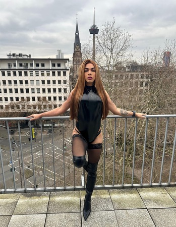 TS Melissa Brünett Brazilian, München