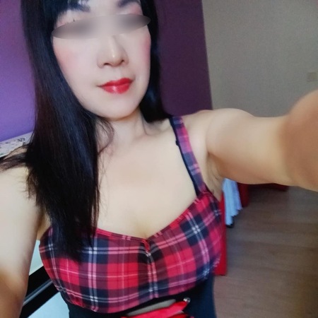 Lili aus Japan - über WhatsApp