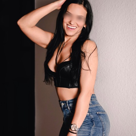 Andrea bei Deluxe Massage & More, Saarbrücken