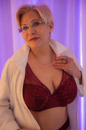 Yana, Menden (Sauerland)