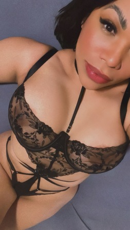 TATIANA LATINA CALIENTE - NUR MASSAGE!, Essen