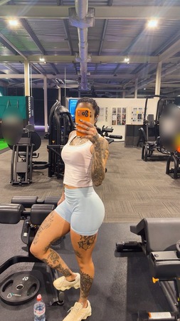 Sarah Lee, Neue Nummer, Stuttgart