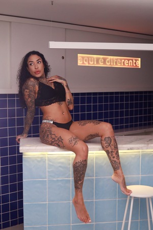 Sarah Lee, Neue Nummer, Stuttgart