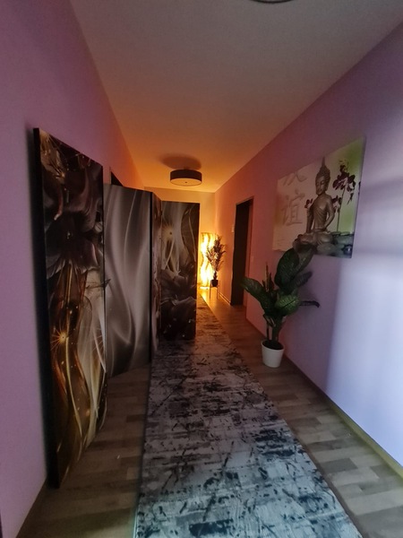 Foto von jetzt mit 3 NEUEN GIRLS (18+) - Iris Massagestudio -
