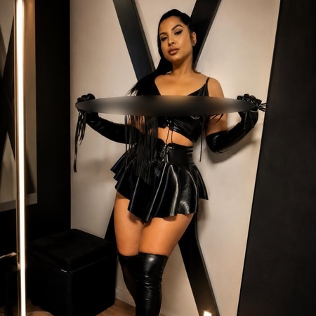 Foto von Domina Jasmin Noir