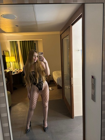 Chloe, 7/24, München