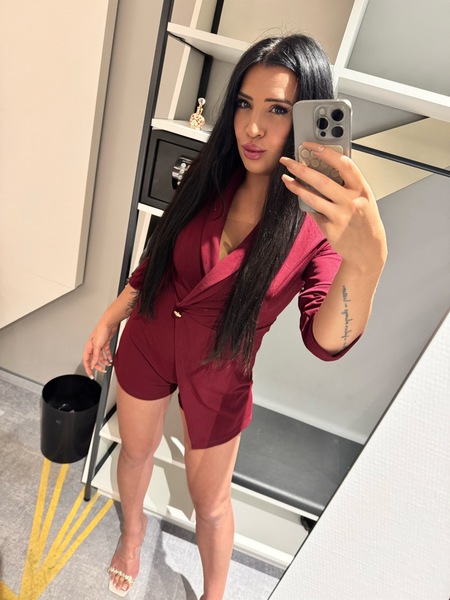 Foto von Mia neue Nummer -24/7 erreichbar Party