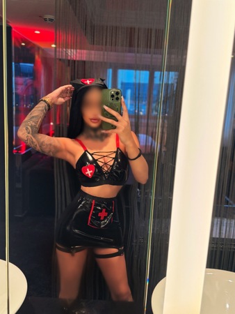 Aleksandra 100% REALHaus/ Hotelbesuch/ Büro, Köln