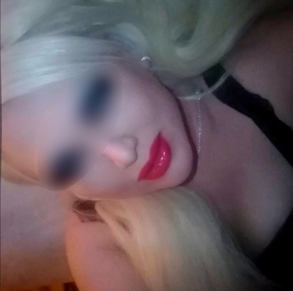 Foto von Alissa GANZ NEU