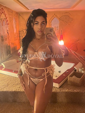 Zara im Studio Royal, Herford