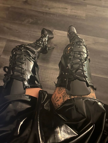 Foto von Lady Anna Diabolo vom 01.-03.03. und am 28.03. da