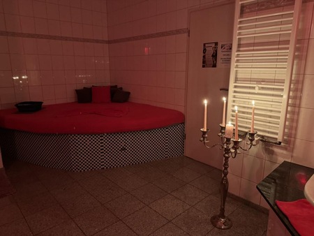 AC-Girls (18+) - Heiße Damen !!, Würselen