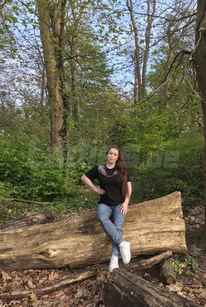 Foto von Sabina – Naturbrüste Ti**enfi**,DT, D*ld* Spiele