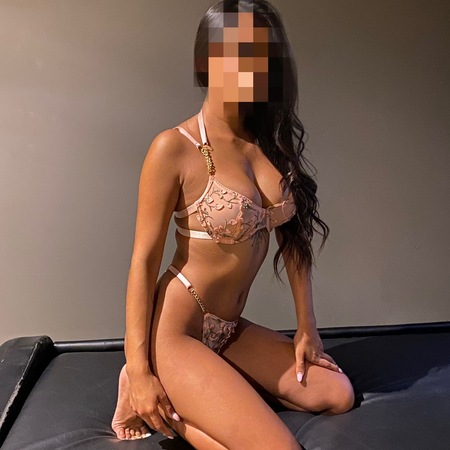 Coral bei Dolce Vita Massage, München