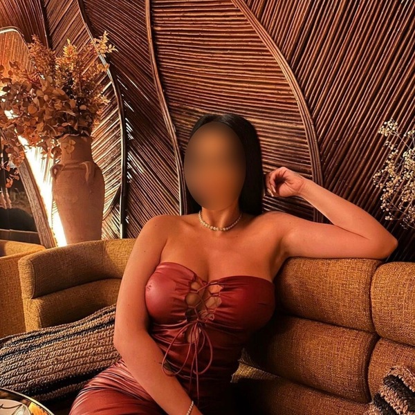 Esra NUR HAUS-/ HOTELBESUCHE