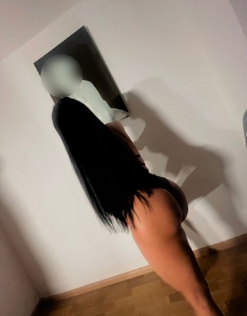 Feminine Ts Barby Amira DELUXXXE, Berlin