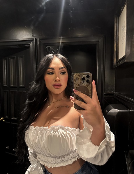 Foto von TS BARBARA XXL THE QUEEN LATINA
