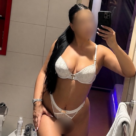 Patricia- Apartmenthaus Erotic Island, Marburg