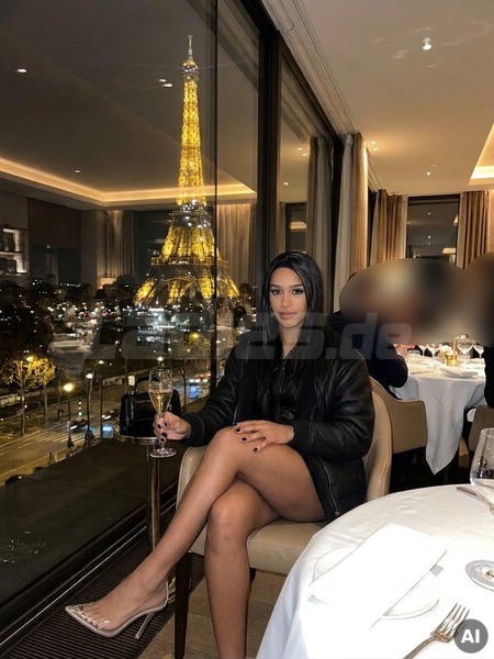 Foto von TS Lara Dominator