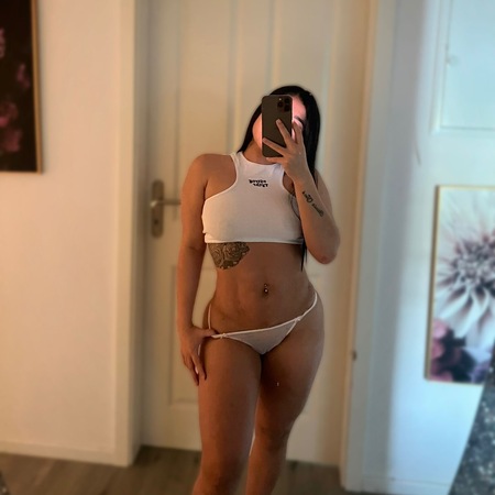 Laura NEU