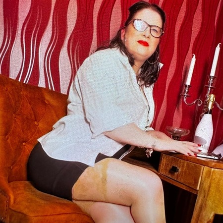 BEHAARTE LARISSA - Ganz Neu!, Paderborn