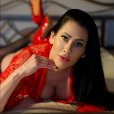 Antonia im Kaskade Massagestudio