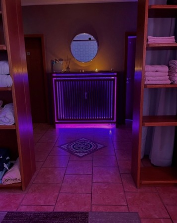 Deine top Adresse in NRW, vers. Girls (18+) aus aller Welt !, Solingen