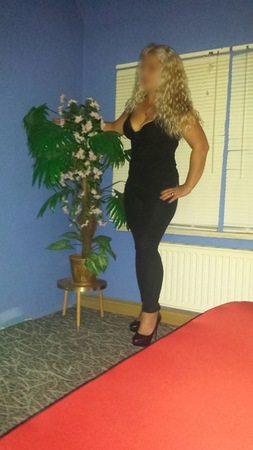 Ella Heiße Massage, Jena