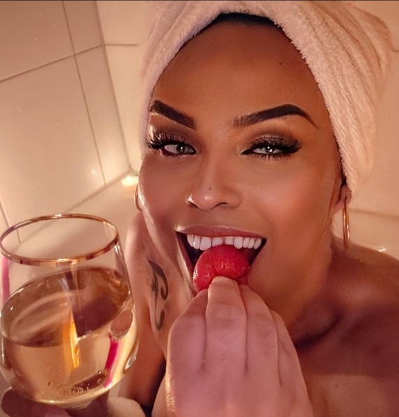 Foto von TS Naomy 20X6 full Party % Wunscherfüllerin