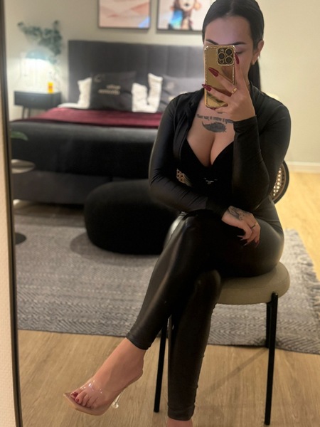 Foto von Hot Cobra auch privat besuchbar und Haus/Hotelbesuche