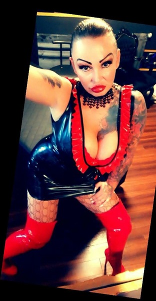 Foto von Donna Carrera, deine Fetisch betreuende Curvy Milf