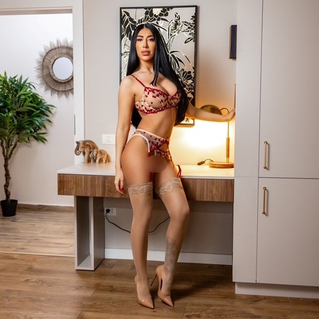 Lucia - NUR ONLINE, Berlin