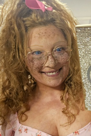 Natürliche Schönheit Sonja, Felsberg