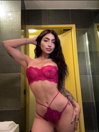 Amaya nur per Whatsapp, Stuttgart