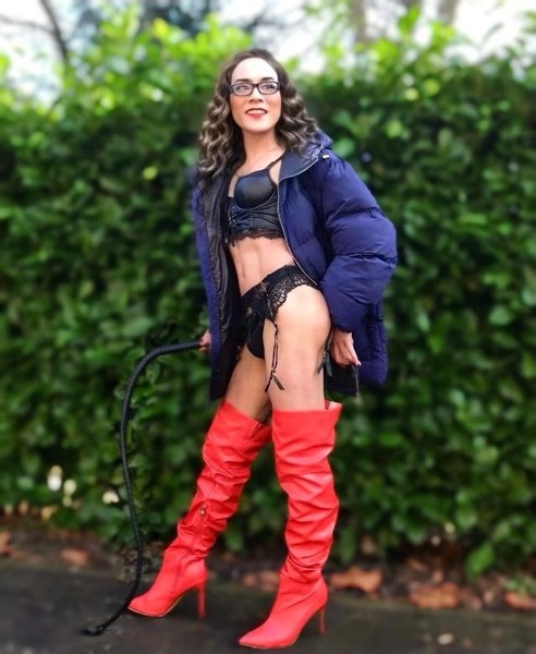 Foto von TS Sila, Kontakt nur über WhatsApp!