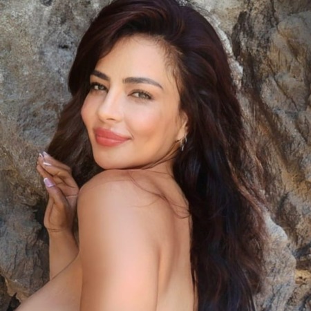 Lucia heiße Latina