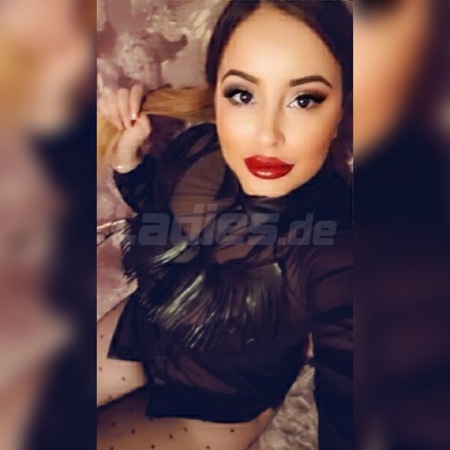 Selena - süße, Latina, Neumünster