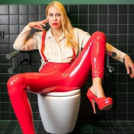 Lady Cora Champaign im Novem Viginti