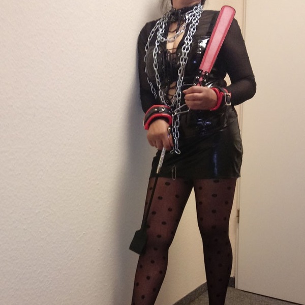 Foto von Mary + Domina + Bizarr