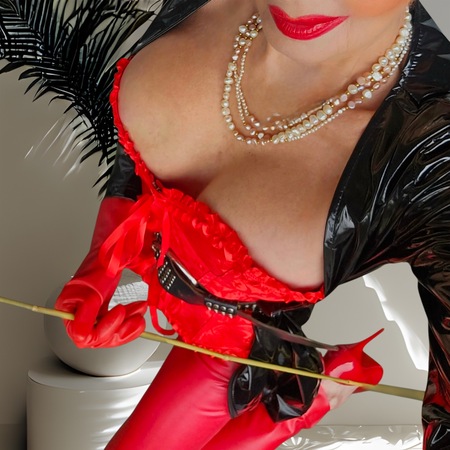 Latex-Krankenschw*ster