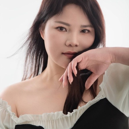 Lucy - Kontakt nur per WhatsApp, Regensburg