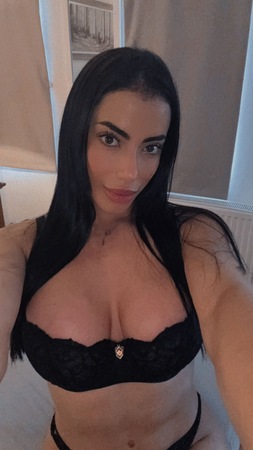 Anya Vallois, München