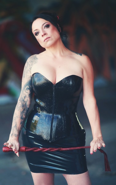 Foto von Daemona Noir