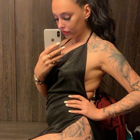 NEU Ella bei Massage Salon Kompliment