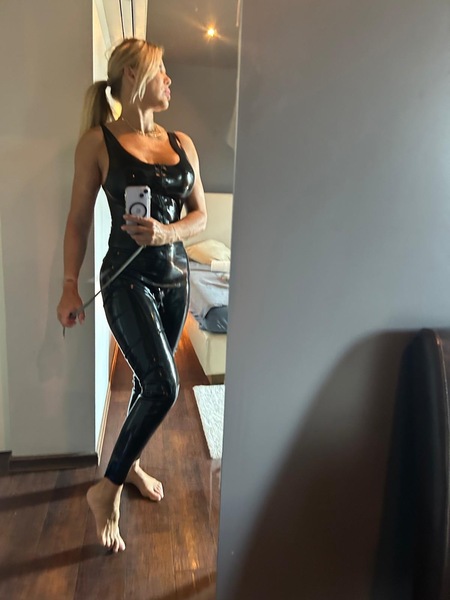 Foto von Cora blond