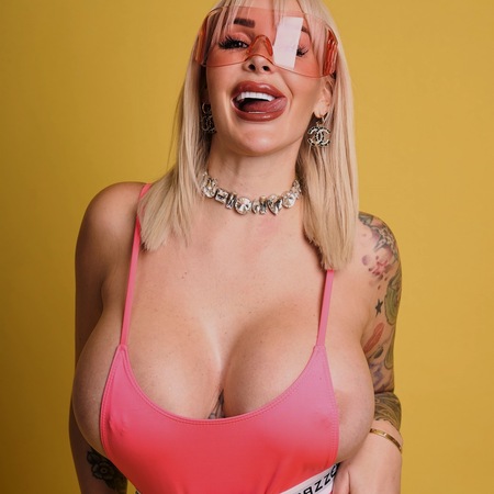 Lena Love, Frankfurt am Main